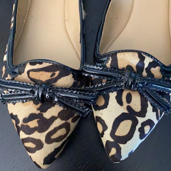 B. Makowsky Animal Print Flat Shoes 7M - Picture 2 of 12